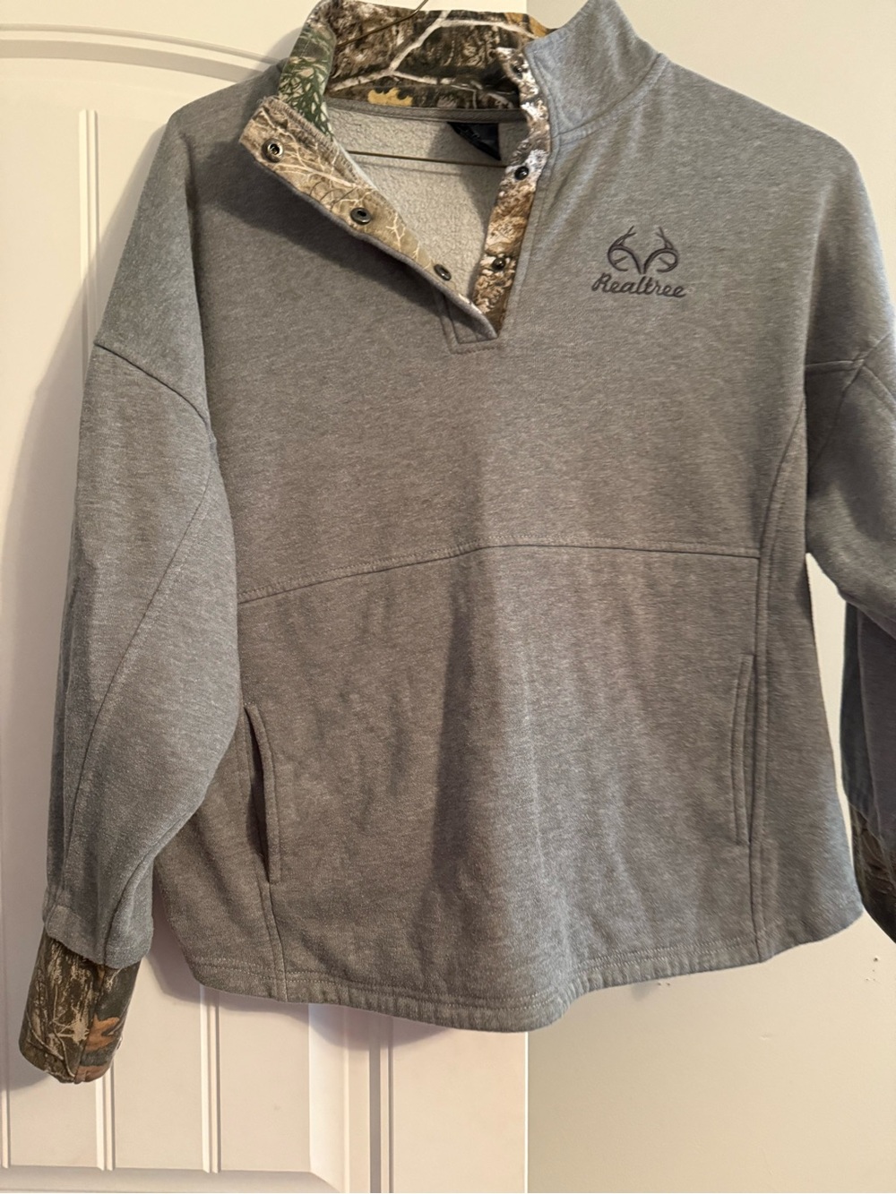 Realtree woman’s Gray Pullover Sweater - Realtree Logo